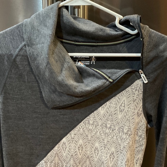 Smartwool Charcoal and Cream Patterned Top - Retail $125! - Picture 6 of 7